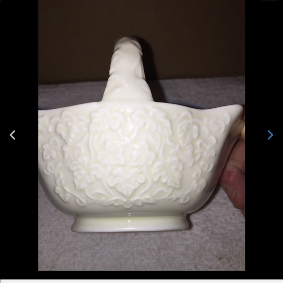 LN BONE CHINA COLLECTABLE BASKET. SIMPLY BEAUTIFUL & SWEET 💕18K GOLD TRIM. - Picture 9 of 10